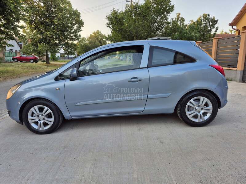 Opel Corsa D 1.2b A.U.T