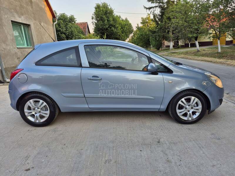 Opel Corsa D 1.2b A.U.T