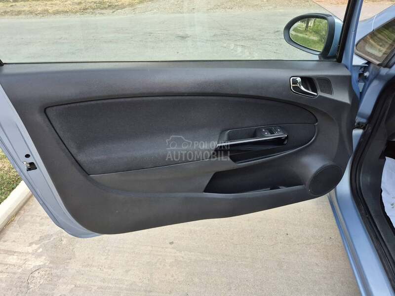 Opel Corsa D 1.2b A.U.T
