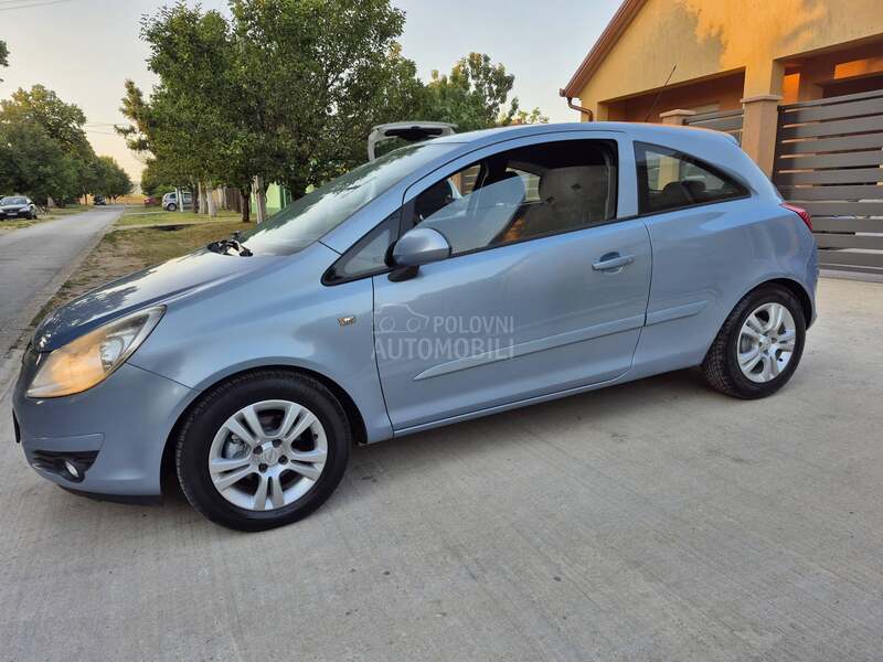 Opel Corsa D 1.2b A.U.T