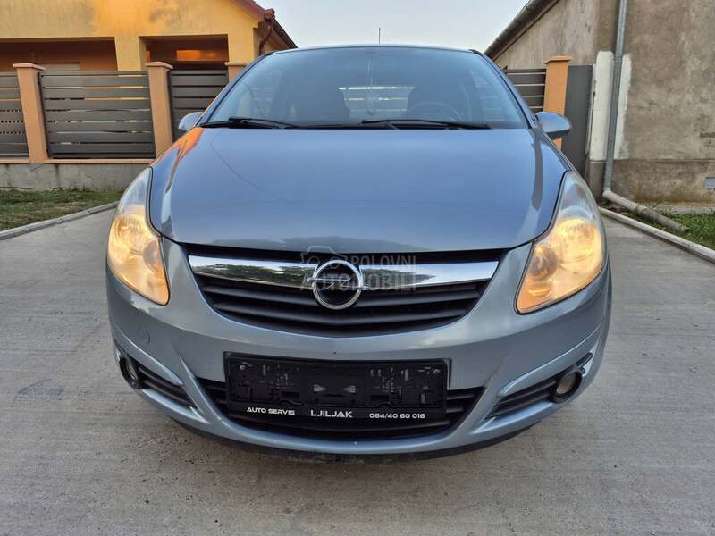 Opel Corsa D 1.2b A.U.T