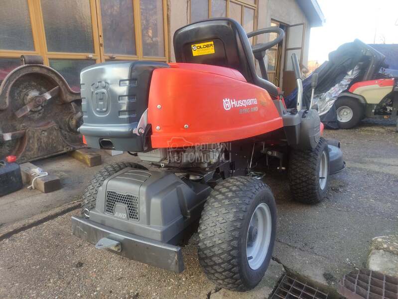 Husqvarna R16 AWD 4x4