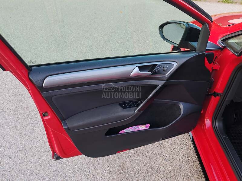 Volkswagen Golf 7 1.6 TDI R look