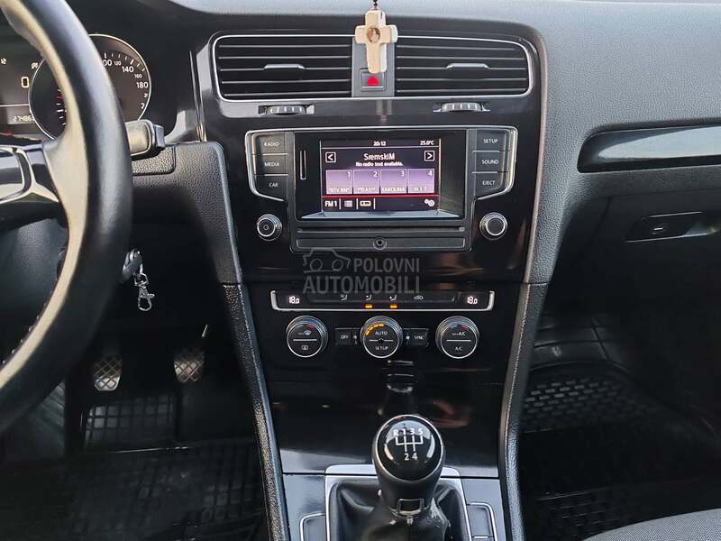Volkswagen Golf 7 1.6 TDI R look