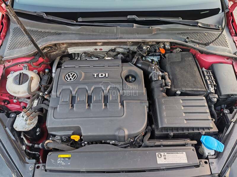 Volkswagen Golf 7 1.6 TDI R look