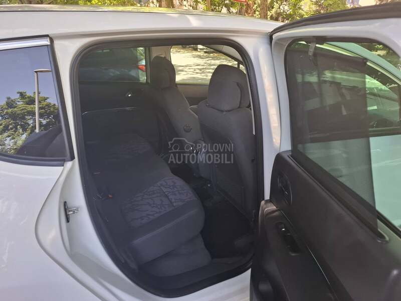 Peugeot 3008 1.6 e hdi