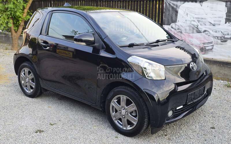 Toyota iQ 