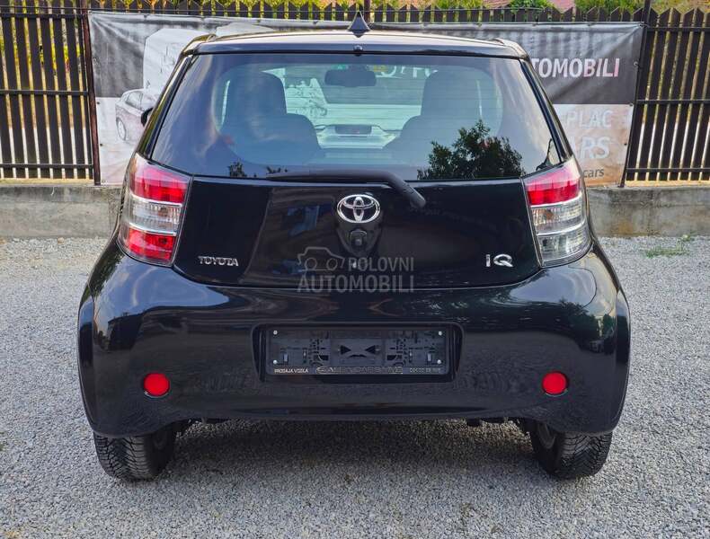 Toyota iQ 