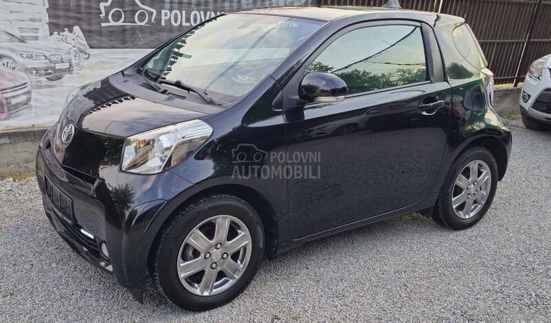 Toyota iQ 