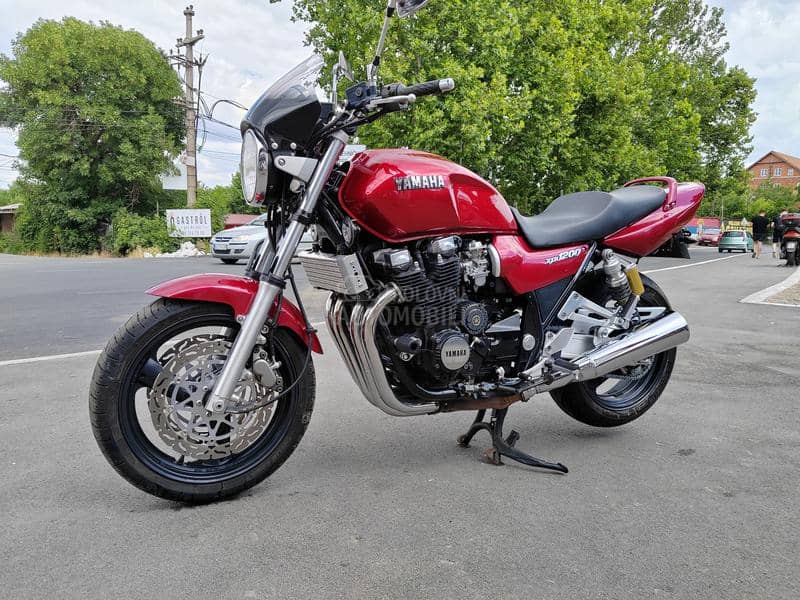 Yamaha XJR1200