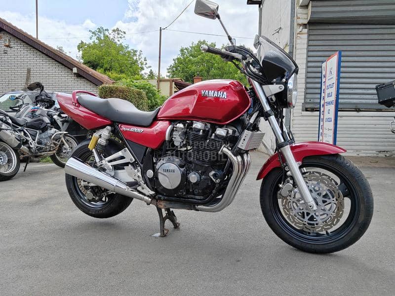 Yamaha XJR1200