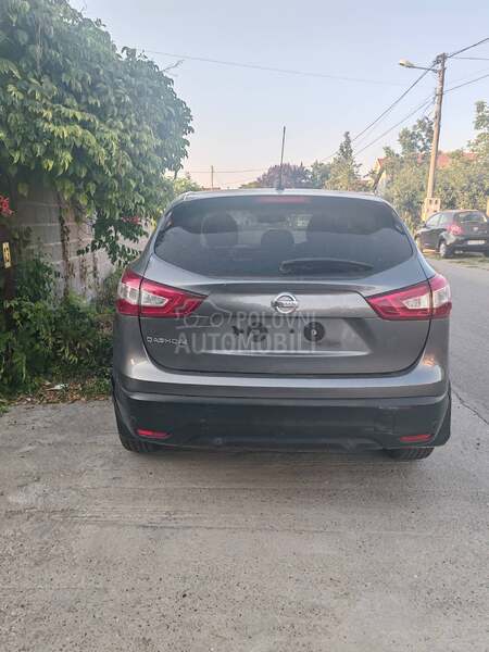 vrata qashqai j11