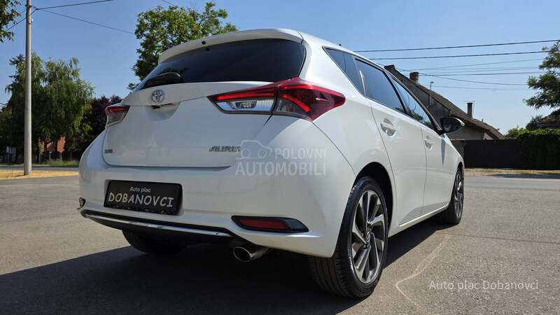 Toyota Auris 1.6 D4D Perla