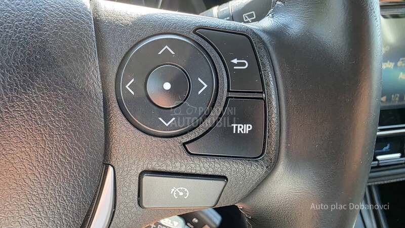 Toyota Auris 1.6 D4D Perla