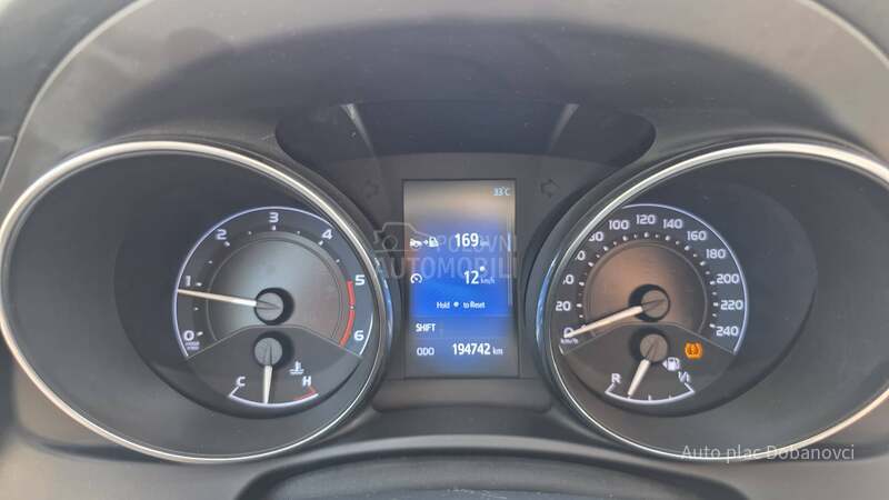 Toyota Auris 1.6 D4D Perla