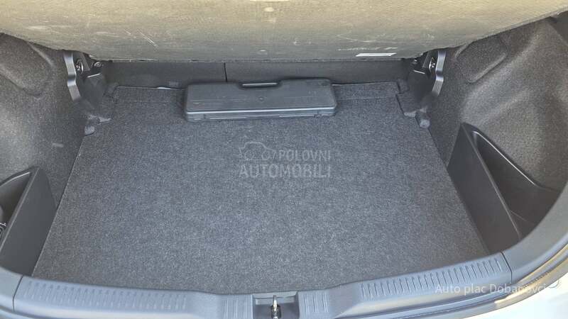 Toyota Auris 1.6 D4D Perla