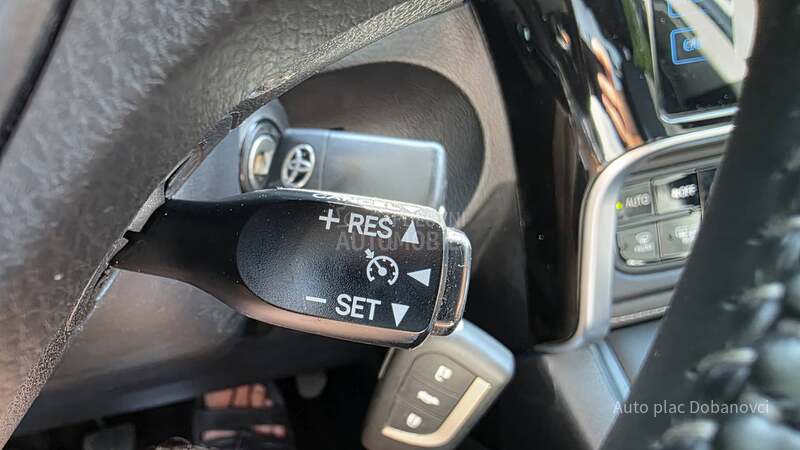 Toyota Auris 1.6 D4D Perla