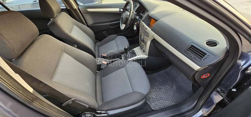 Opel Astra H 