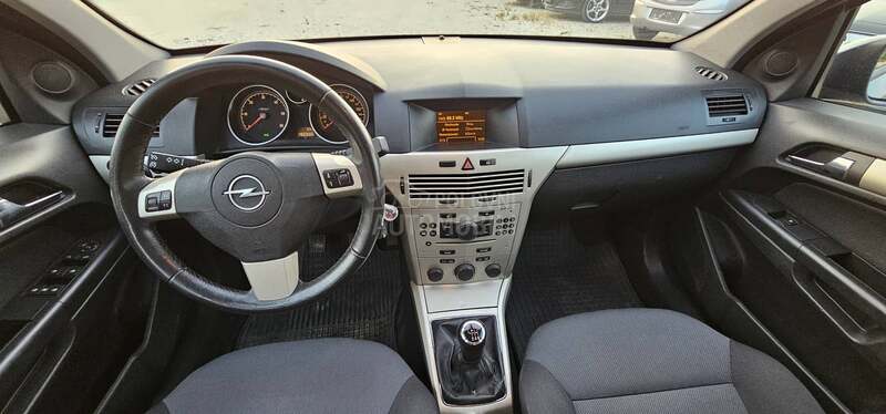 Opel Astra H 