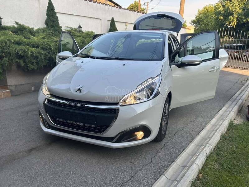 Peugeot 208 1,2 83000 K M CH