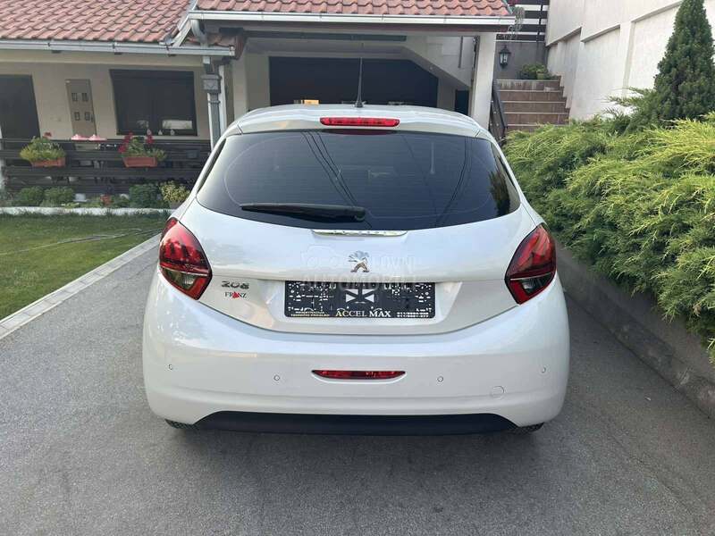 Peugeot 208 1,2 83000 K M CH