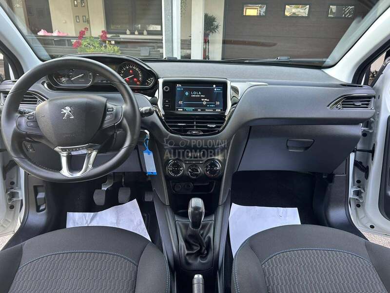 Peugeot 208 1,2 83000 K M CH