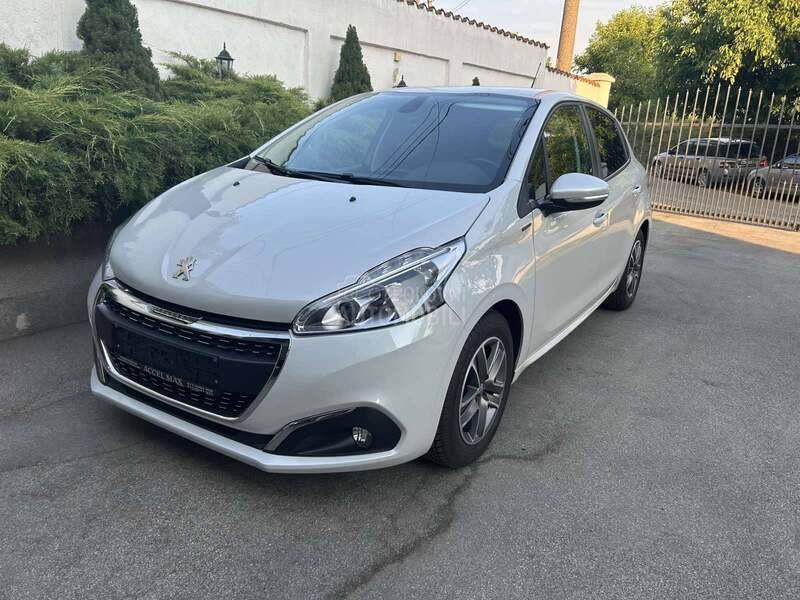 Peugeot 208 1,2 83000 K M CH