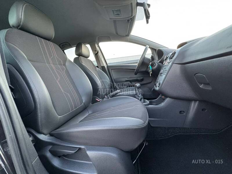 Opel Corsa D 1.4B / COSMO / N.O.V