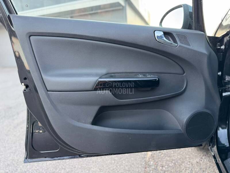 Opel Corsa D 1.4B / COSMO / N.O.V