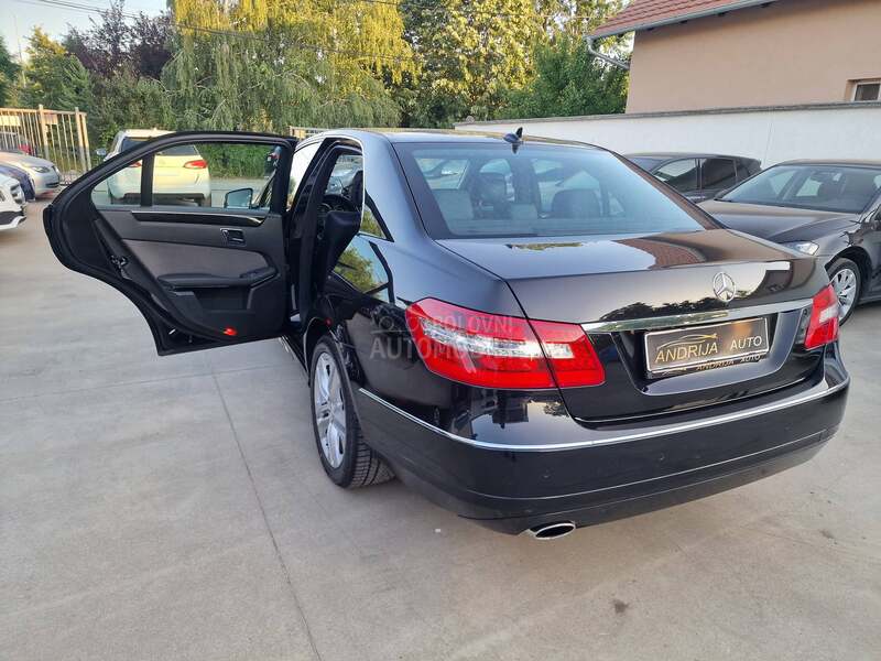 Mercedes Benz E 200 AVANTGARDE