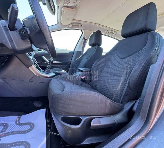 Peugeot 308 1.6 HDI / NAV / PANO