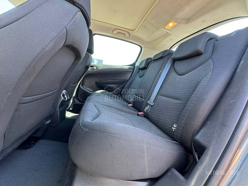 Peugeot 308 1.6 HDI / NAV / PANO