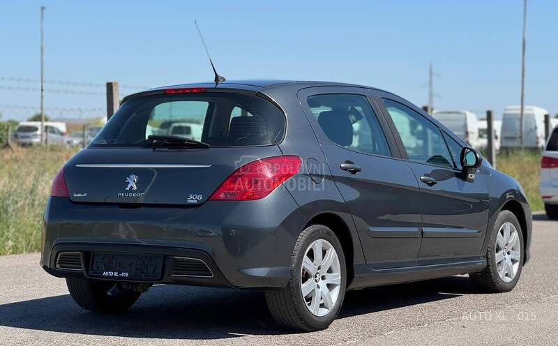 Peugeot 308 1.6 HDI / NAV / PANO