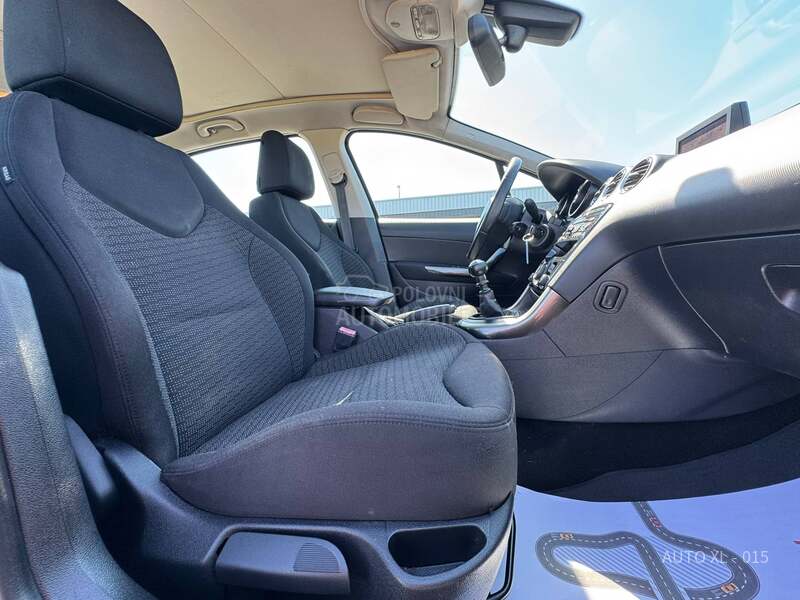 Peugeot 308 1.6 HDI / NAV / PANO