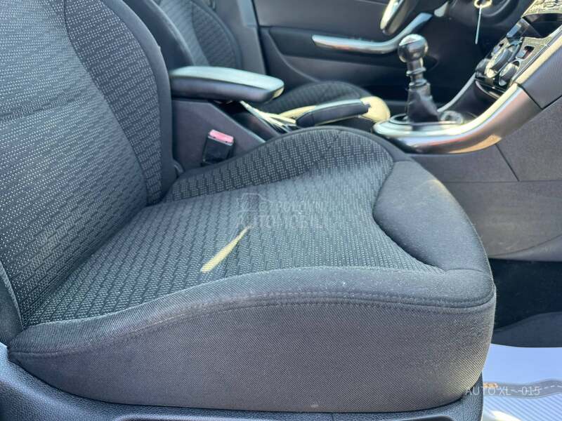 Peugeot 308 1.6 HDI / NAV / PANO