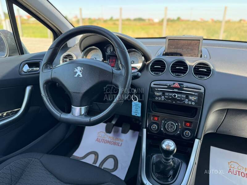 Peugeot 308 1.6 HDI / NAV / PANO