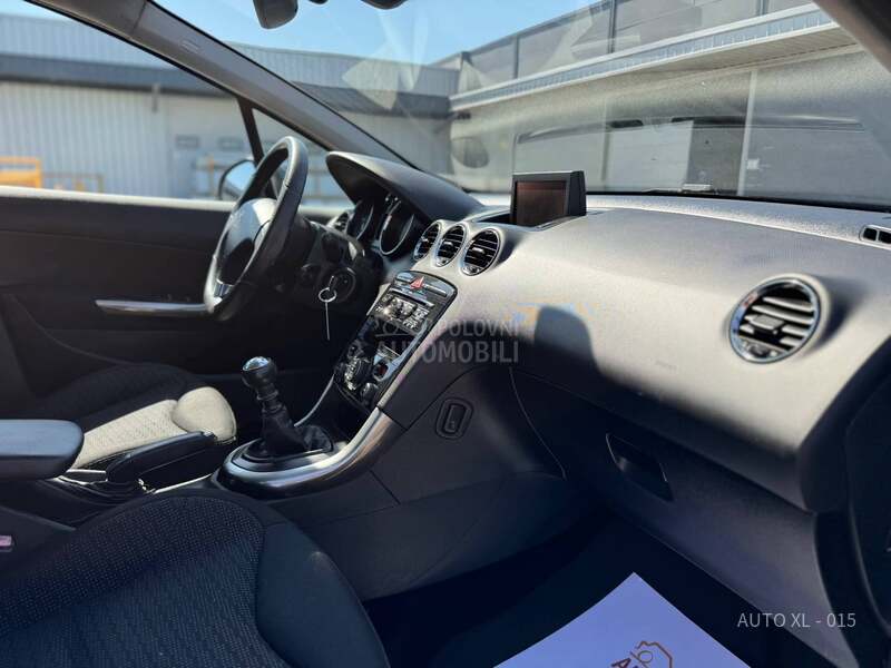Peugeot 308 1.6 HDI / NAV / PANO