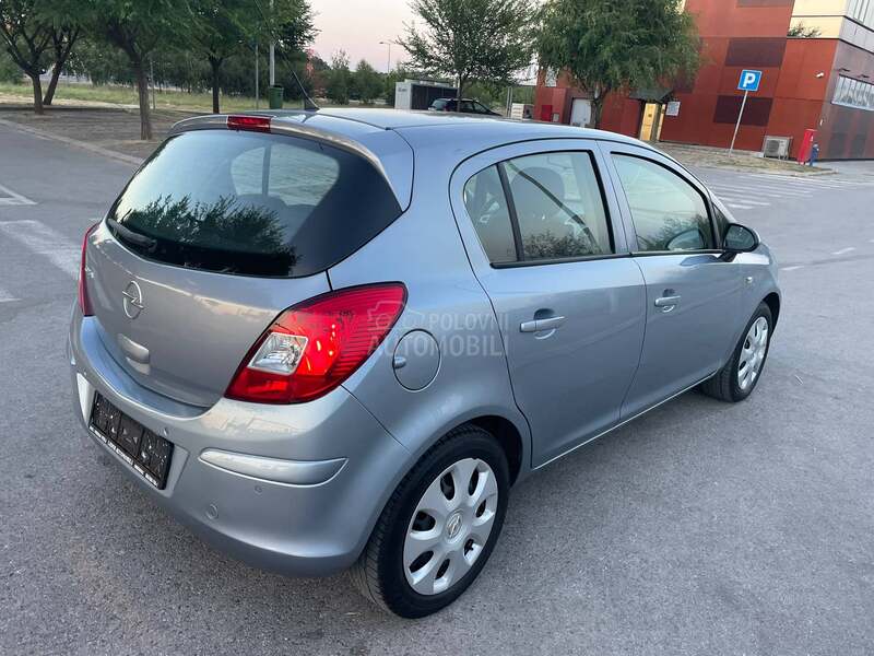 Opel Corsa D 1.2 16 V
