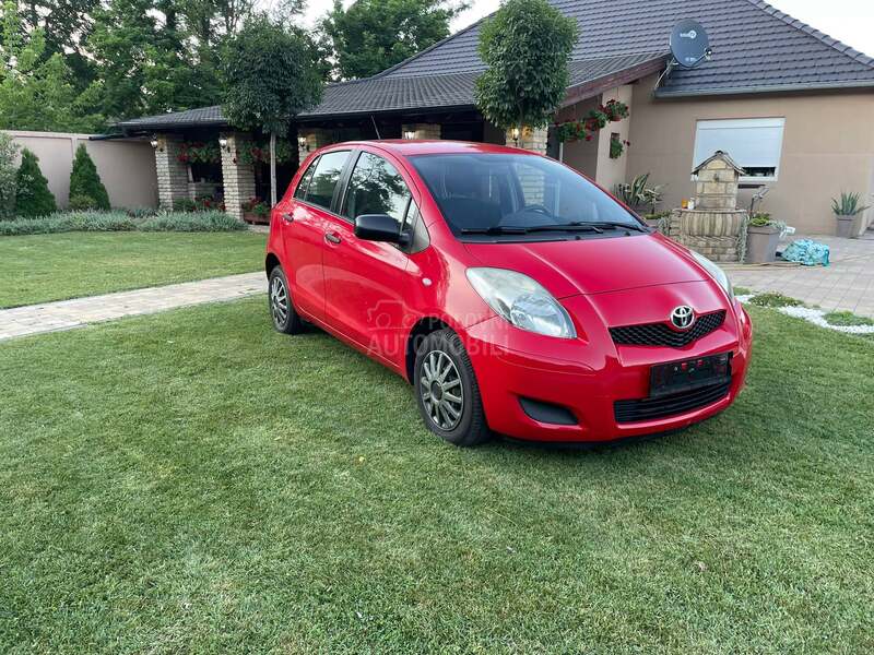 Toyota Yaris 1.0 O D L I Č N A