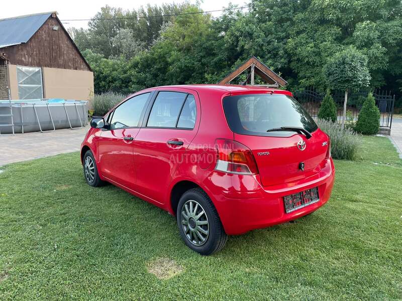 Toyota Yaris 1.0 O D L I Č N A