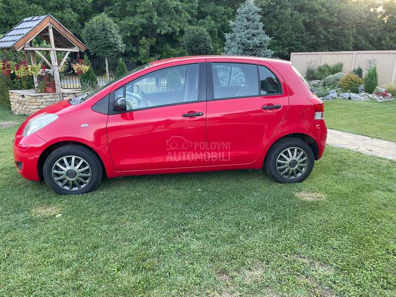 Toyota Yaris 1.0 O D L I Č N A