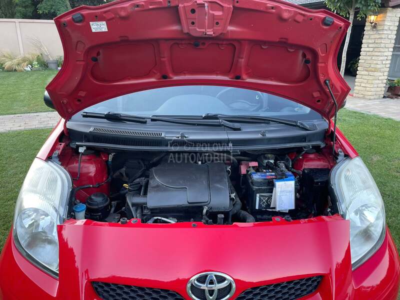 Toyota Yaris 1.0 O D L I Č N A
