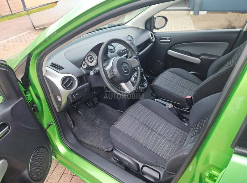 Mazda 2 