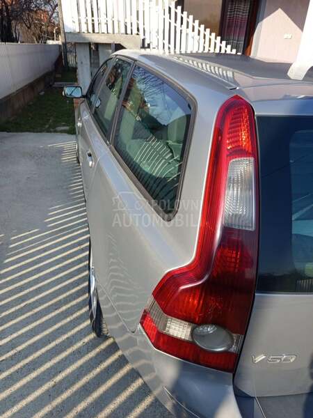 Volvo V50 