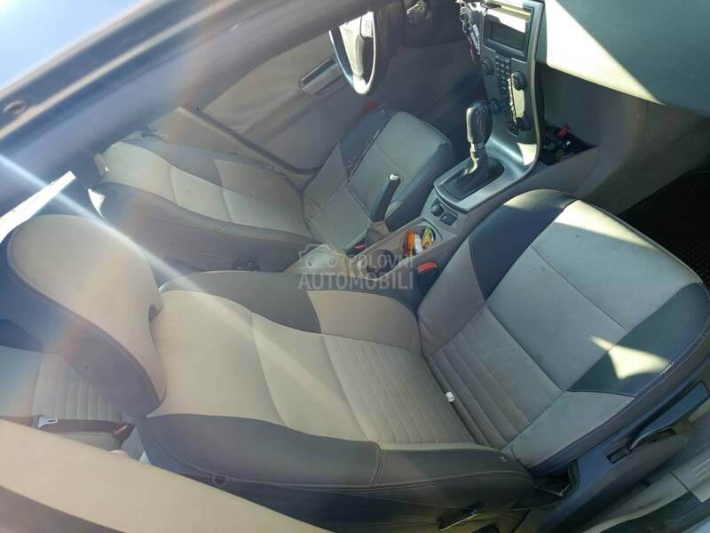 Volvo V50 