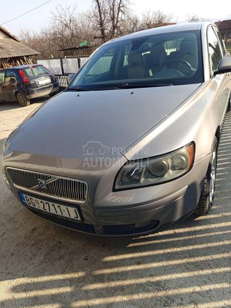 Volvo V50 