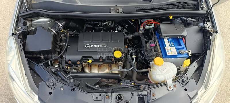 Opel Corsa D 1.4 16v