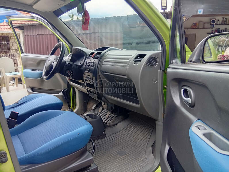 Opel Agila 1.0 B