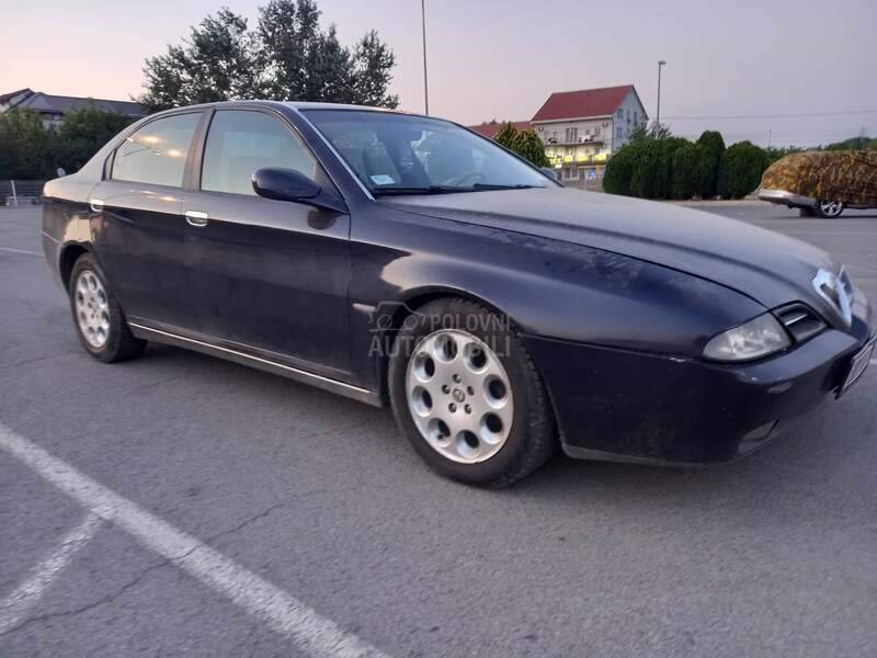 Alfa Romeo 166 