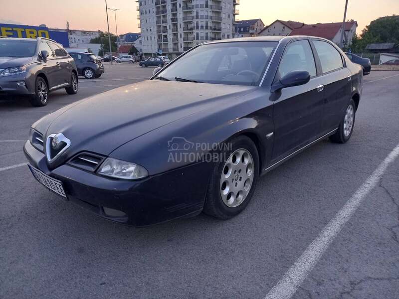 Alfa Romeo 166 